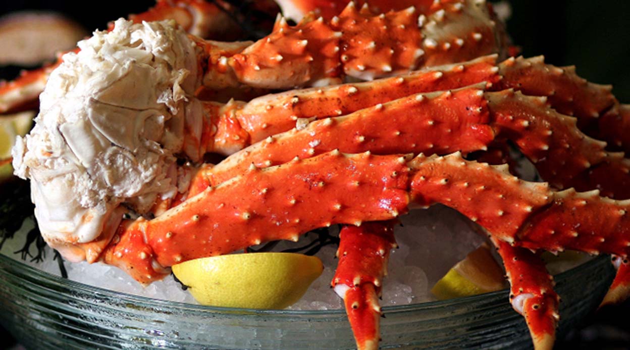 Exploring Baltimore’s Unique Seafood Delights: Savoring Fresh Crab and Shrimp