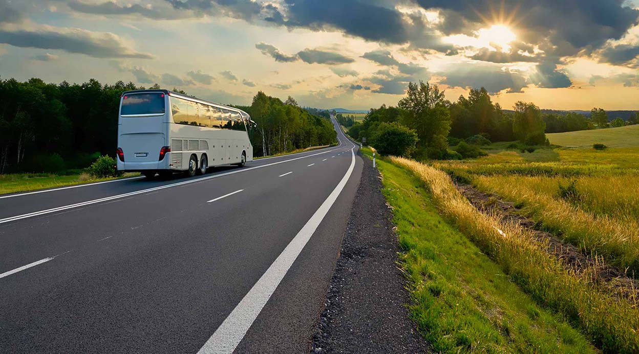 Exploring Chicago’s Vicinity: Booking Bus, Train, and Shuttle Services for Memorable Day Trips